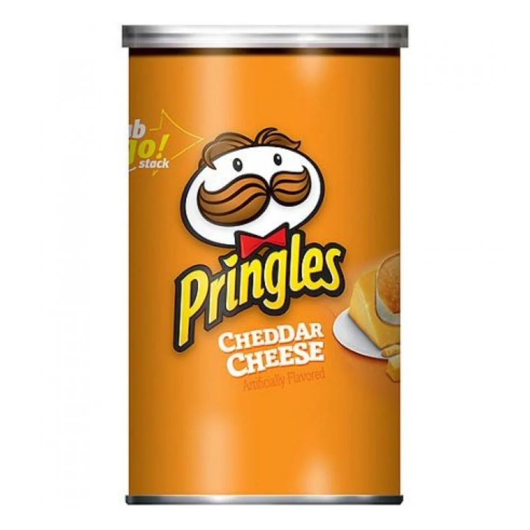 Pringles Cheddar Cheese Grab and Go, Cheddar-Käse-Chips im 71g-Format